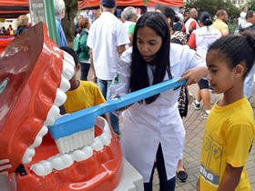 Atividade com alunos de Odontologia do Unifeso - Foto: AsCom PMT